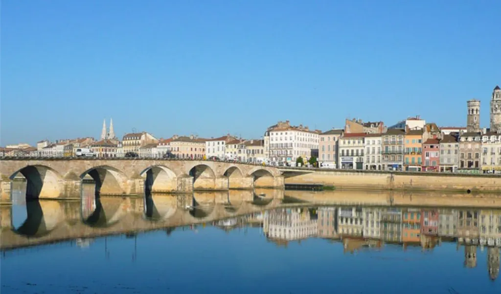 Consultant SEO à Mâcon — gagnez en visibilité sur Google avant vos concurrents - ADN DIGITAL Consultant SEO Mâcon (Saône-et-Loire), Consultant SEO Bourg-en-Bresse (Ain), Consultant SEO Lyon (Rhône) agence seo macon
