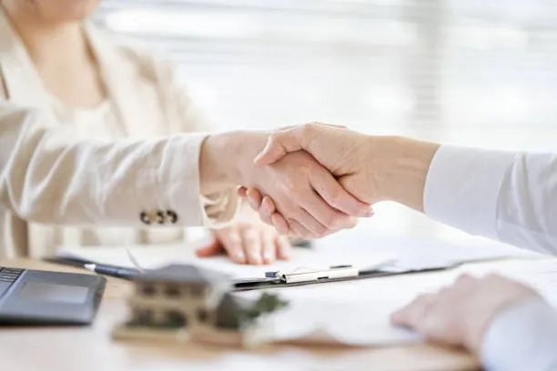Stress-Free Strategies: How to Navigate a Quick Home Sale with Ease Choosing the Right Support