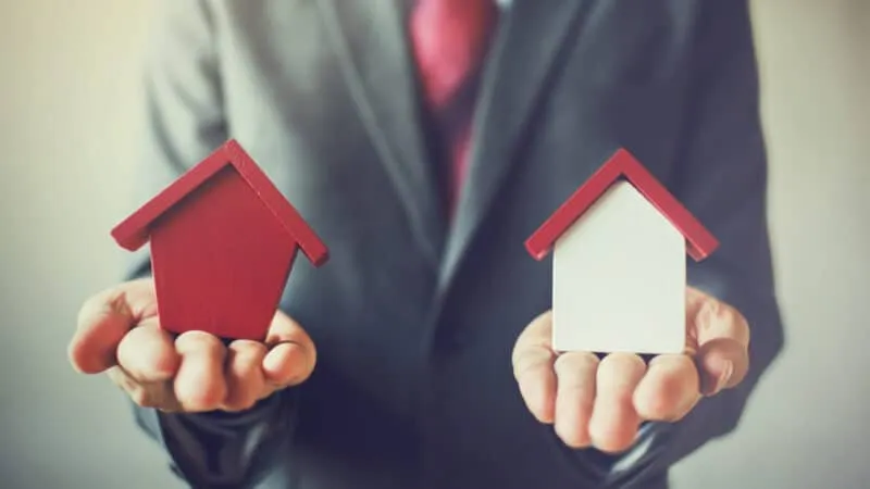 Pros and Cons of Selling Directly to a Buyer