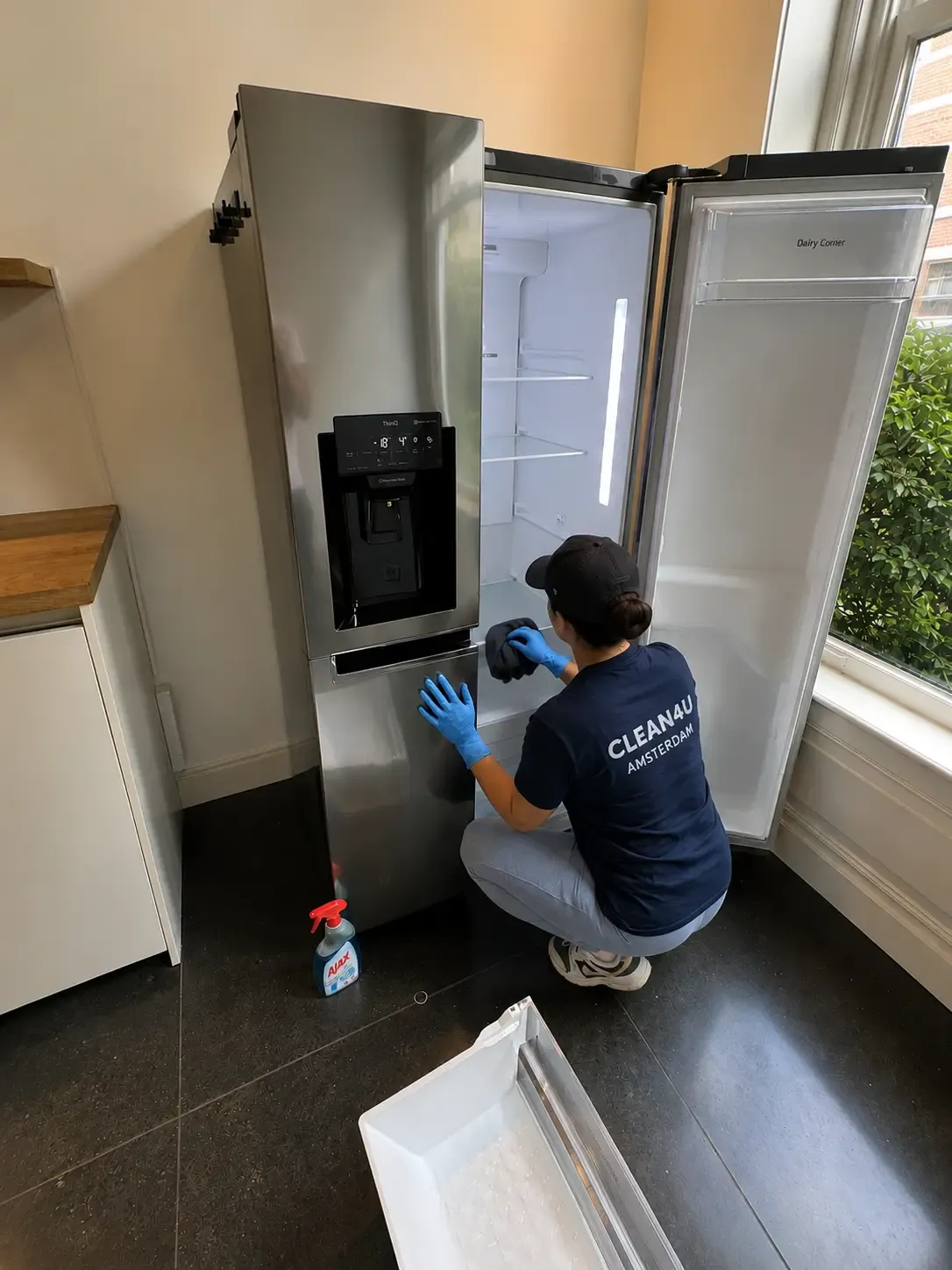 End of tenancy fridge cleaning in Amsterdam by Clean4u