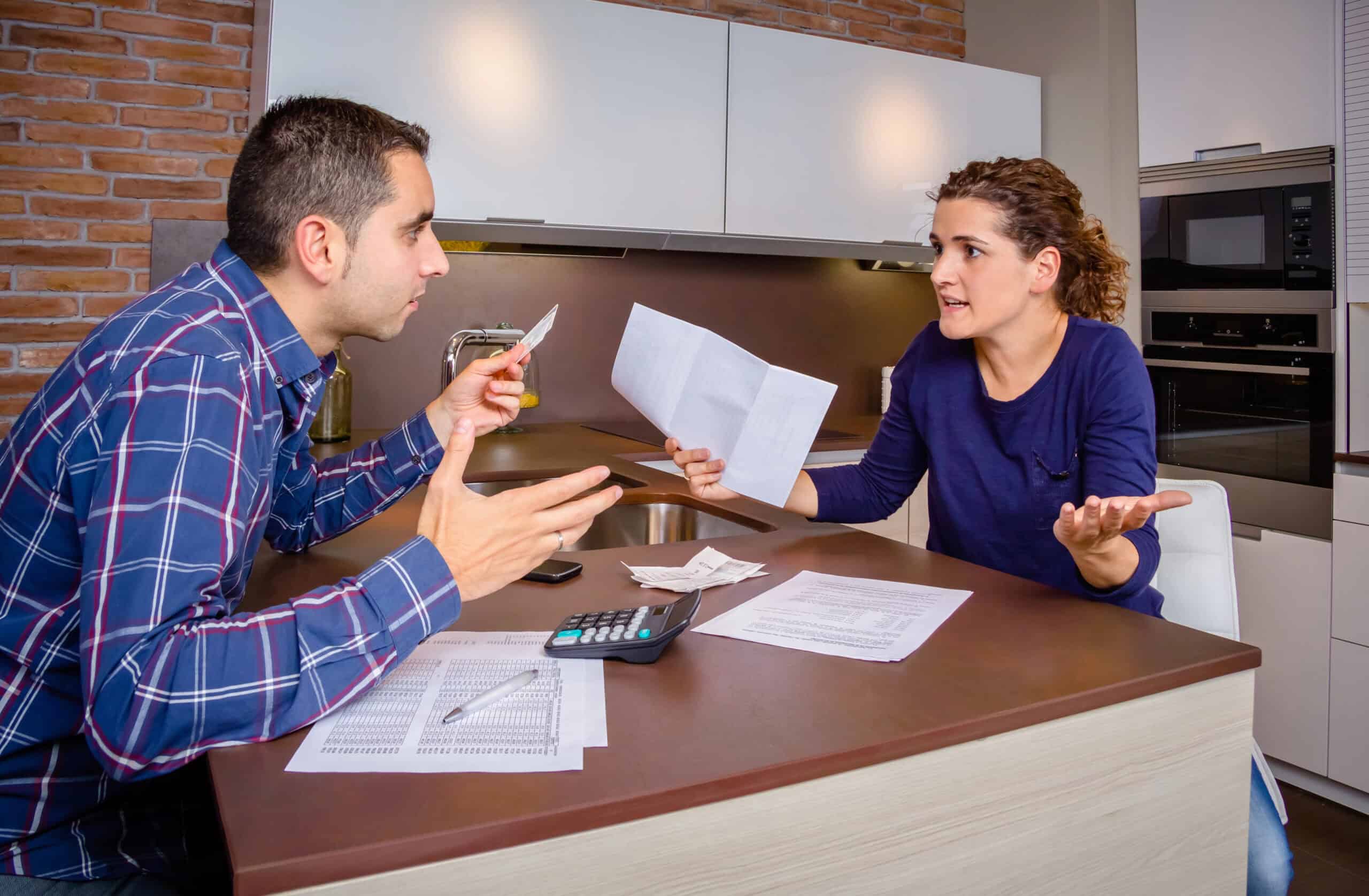 Le divorce et les dettes communes : qui doit payer quoi ?