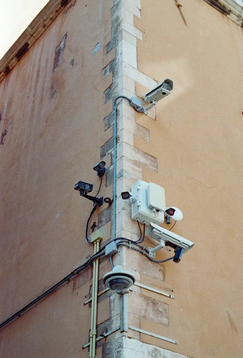 Les 5 avantage d'une alarme filaire surpasse une alarme sans fil