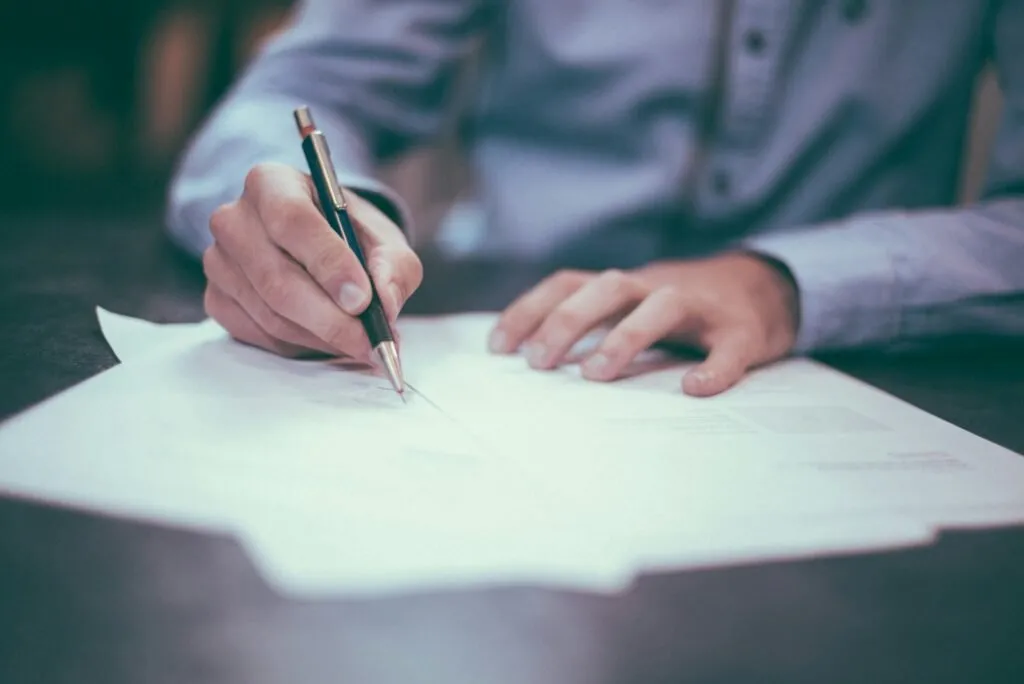 Legislation et contrat signature pour compliance avec CNIL
