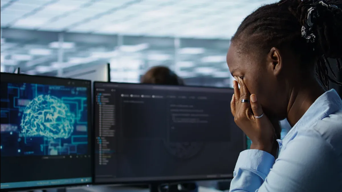 frustrated-woman-working-at-computer