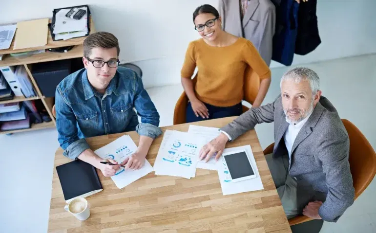 portrait-of-creative-businesspeople