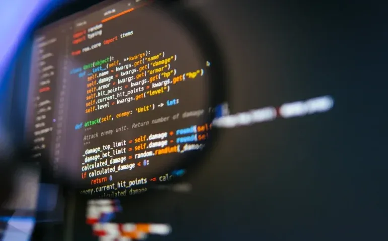 program-code-on-computer