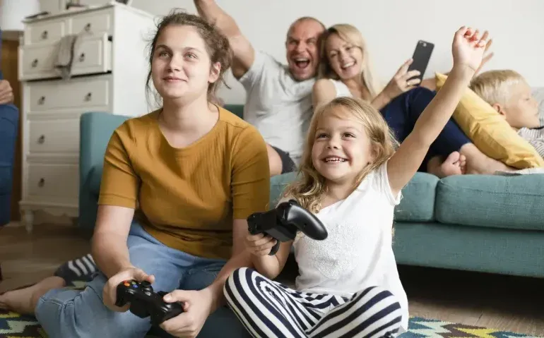 sisters-playing-a-video-game