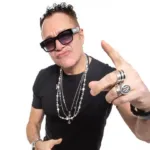 Joe T Vannelli