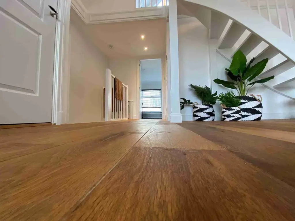 wooden floor cleaning service. clean4u