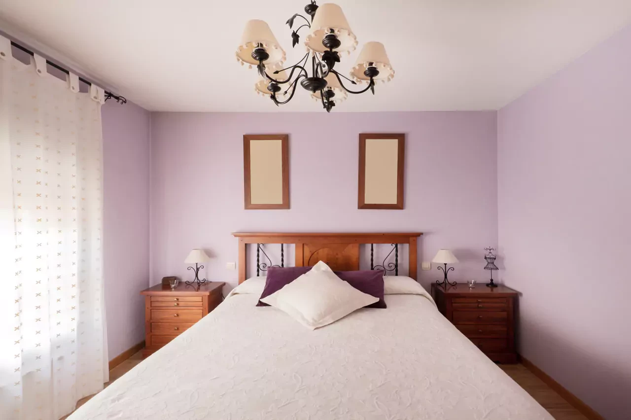 Cat Tembok Warna Lavender Untuk Kamar Sempit
