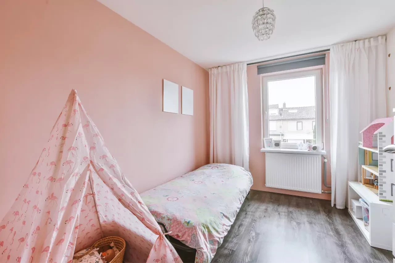 Cat Tembok Warna Pink Pastel Untuk Kamar Sempit
