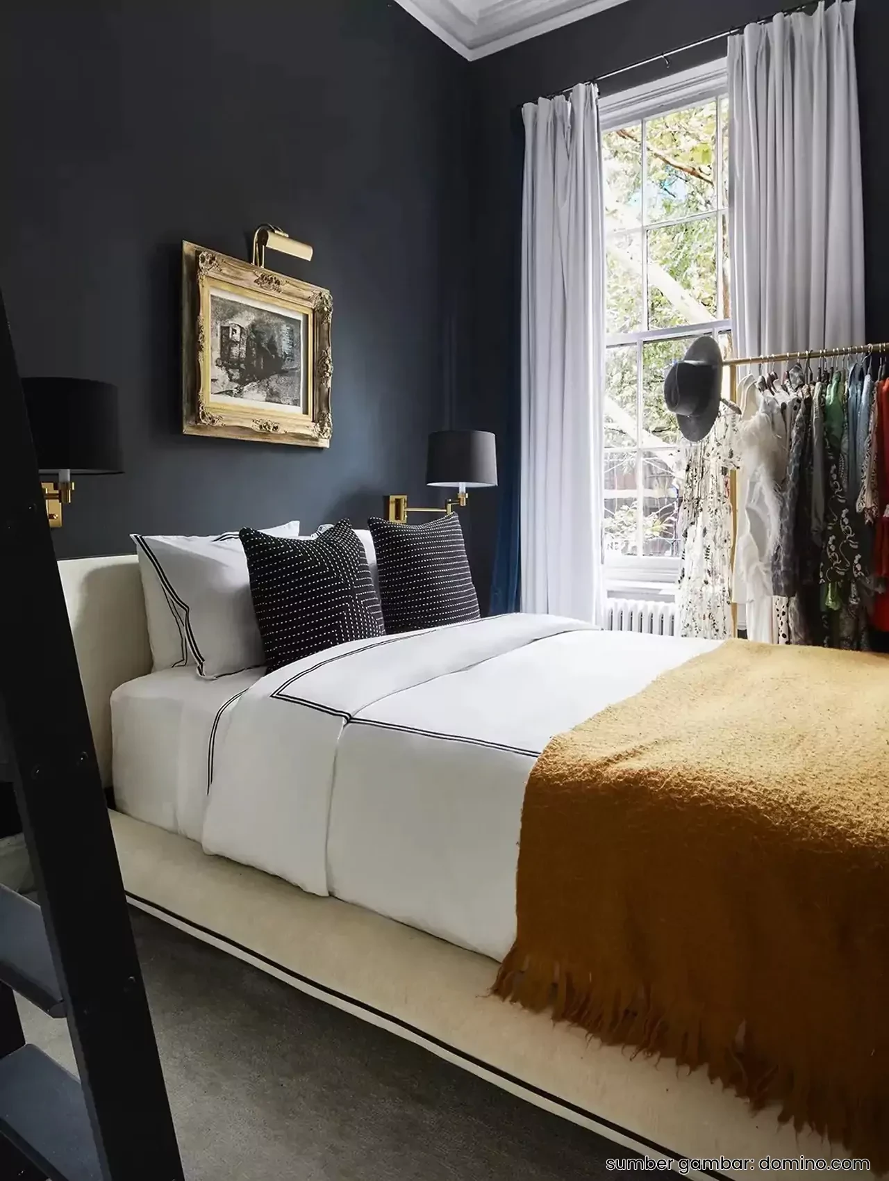 Cat Kamar Warna Hitam Yang Bagus Untuk Perempuan