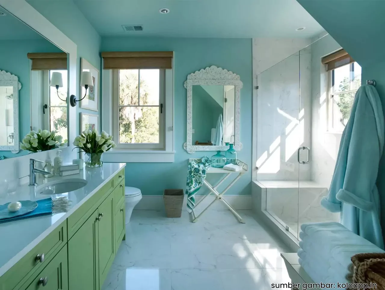 Kamar Mandi Sempit Warna Light Turquoise