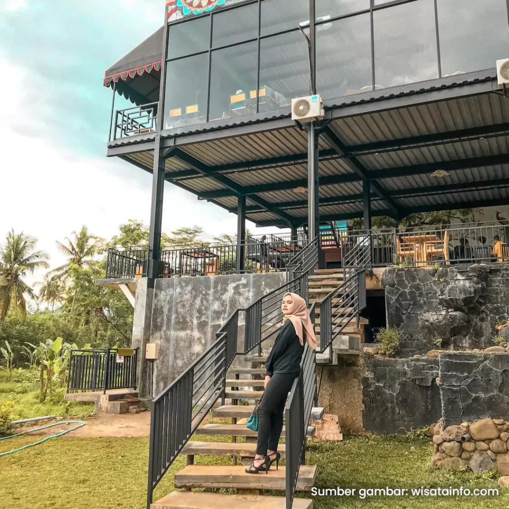 Desain arsitektur cafe senja coffee kitchen