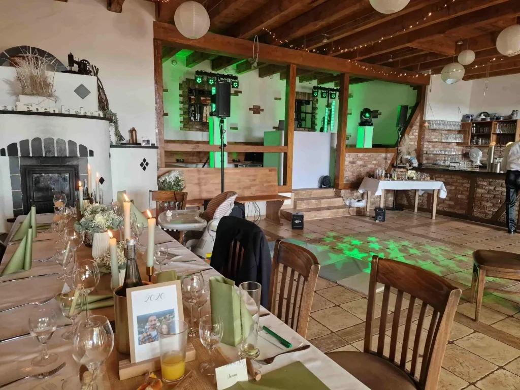 Berghof Betzdorf DJ 4 - DJ Julian Engels auf Hochzeit in Berghof Betzdorf
