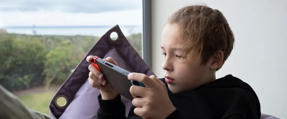 Retro Handheld Game Consoles - Long Battery Life Handheld Game Consoles