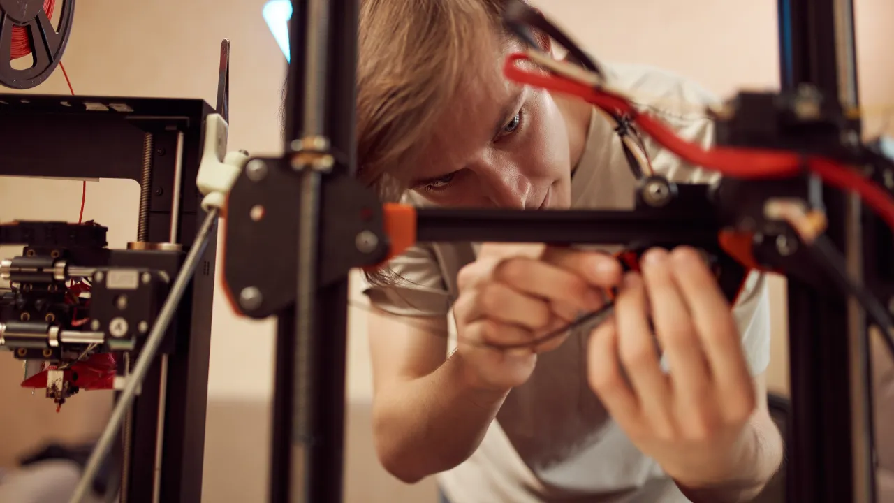 3D Printer Jobs: Emerging Opportunities in Additive Manufacturing