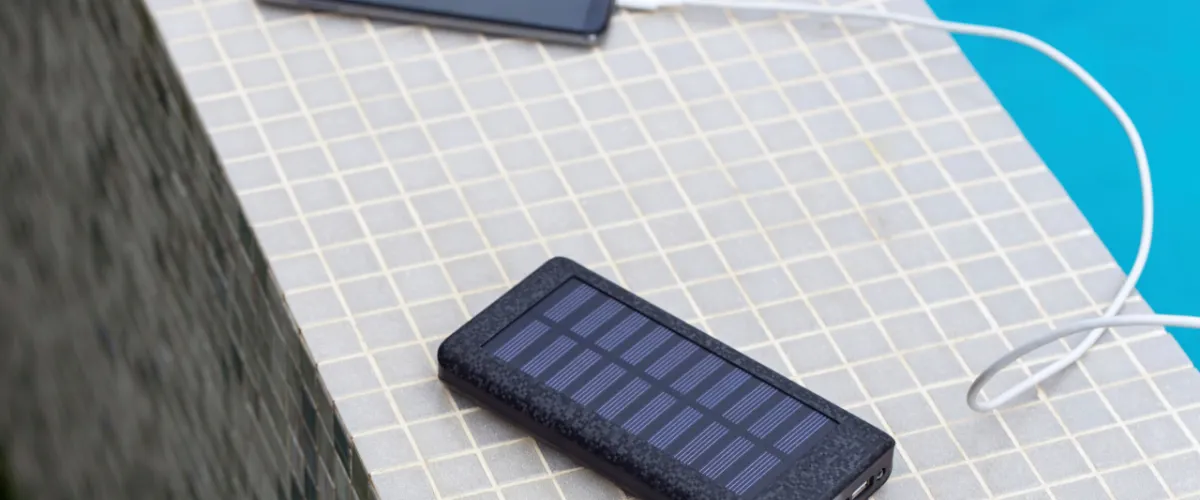Best Portable Chargers with Flashlights: Top Dual-Function Power Banks for 2025