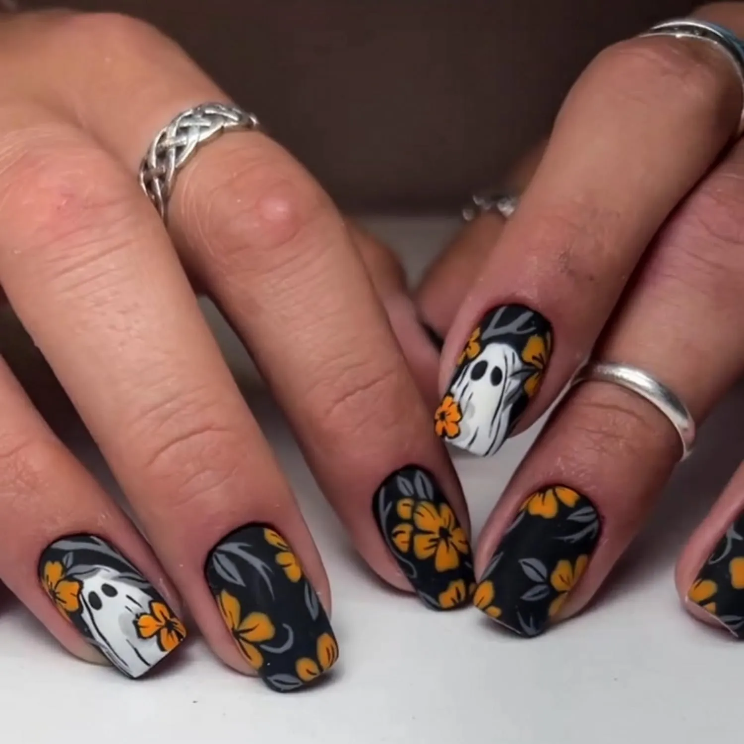 Halloween Nails: Top 10 Spooky Designs for 2024 4 Halloween Nails: Top 10 Spooky Designs for 2024 beauty