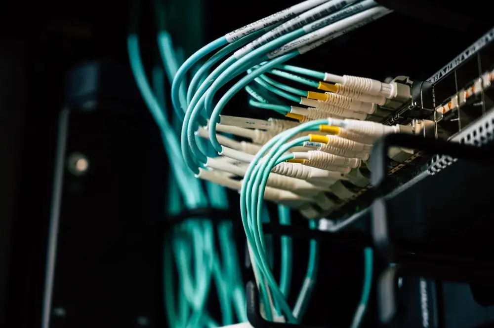 Structured network cabling and managed switch connected to a Windows Server setup