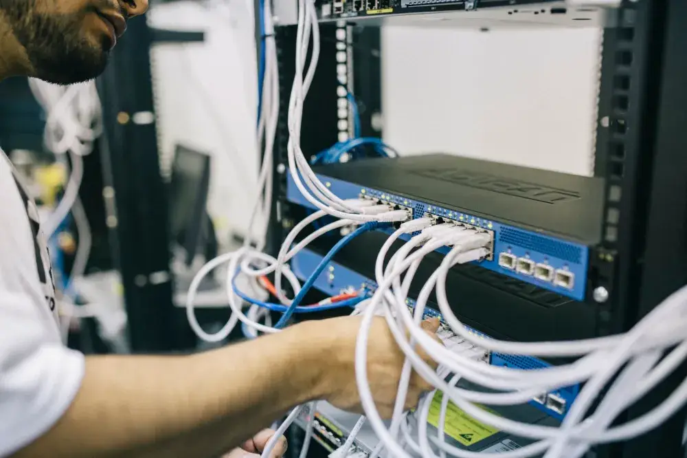 Structured network cabling and managed switch setup in a Dubai office server rack