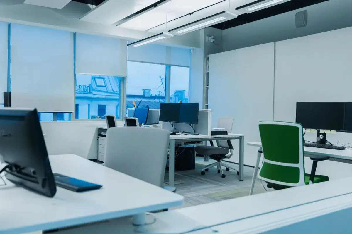 IT engineer setting up Microsoft 365 business email in a JLT office