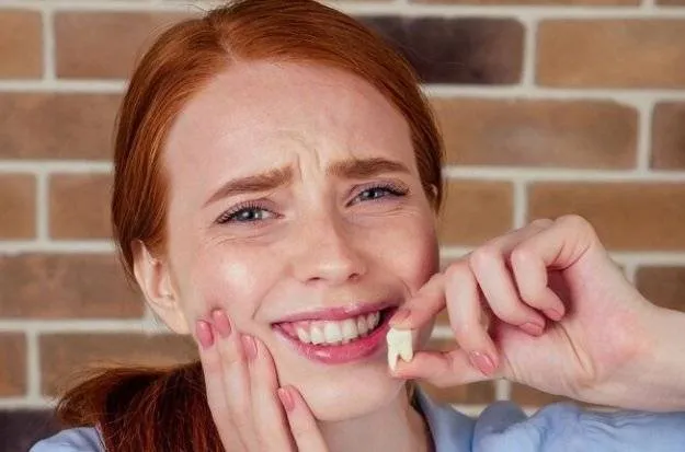 Should I Get My Wisdom Teeth Removed? 2026 Expert Guide