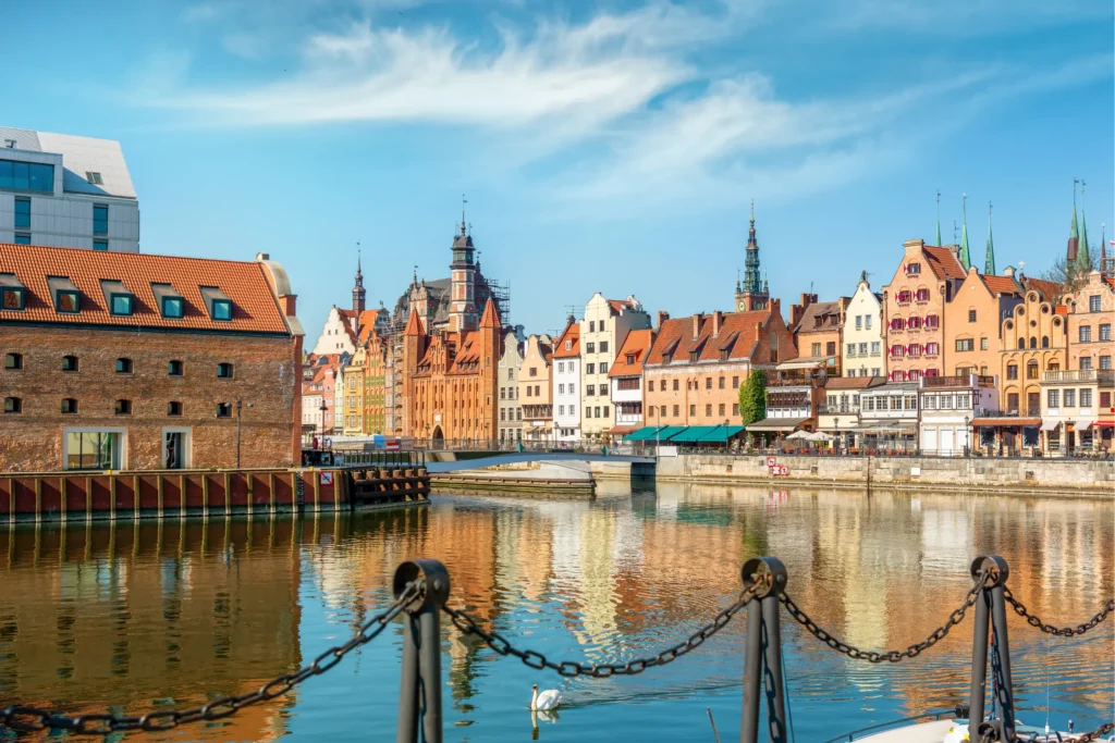 Canal junto al río Motława en Gdansk