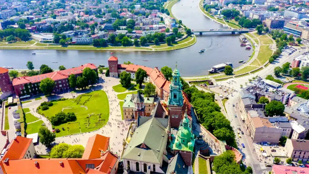 Panorámica de Cracovia con el Castillo de Wawel y el río Vístula -utc