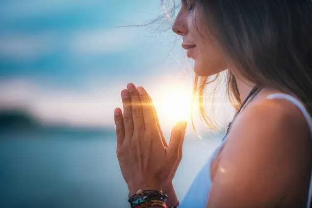 meditation-a-leveil-du-feminin-sacre
