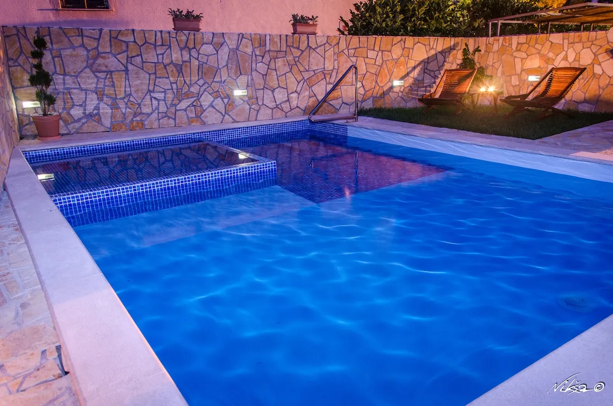 Apartman sa bazenom Milly