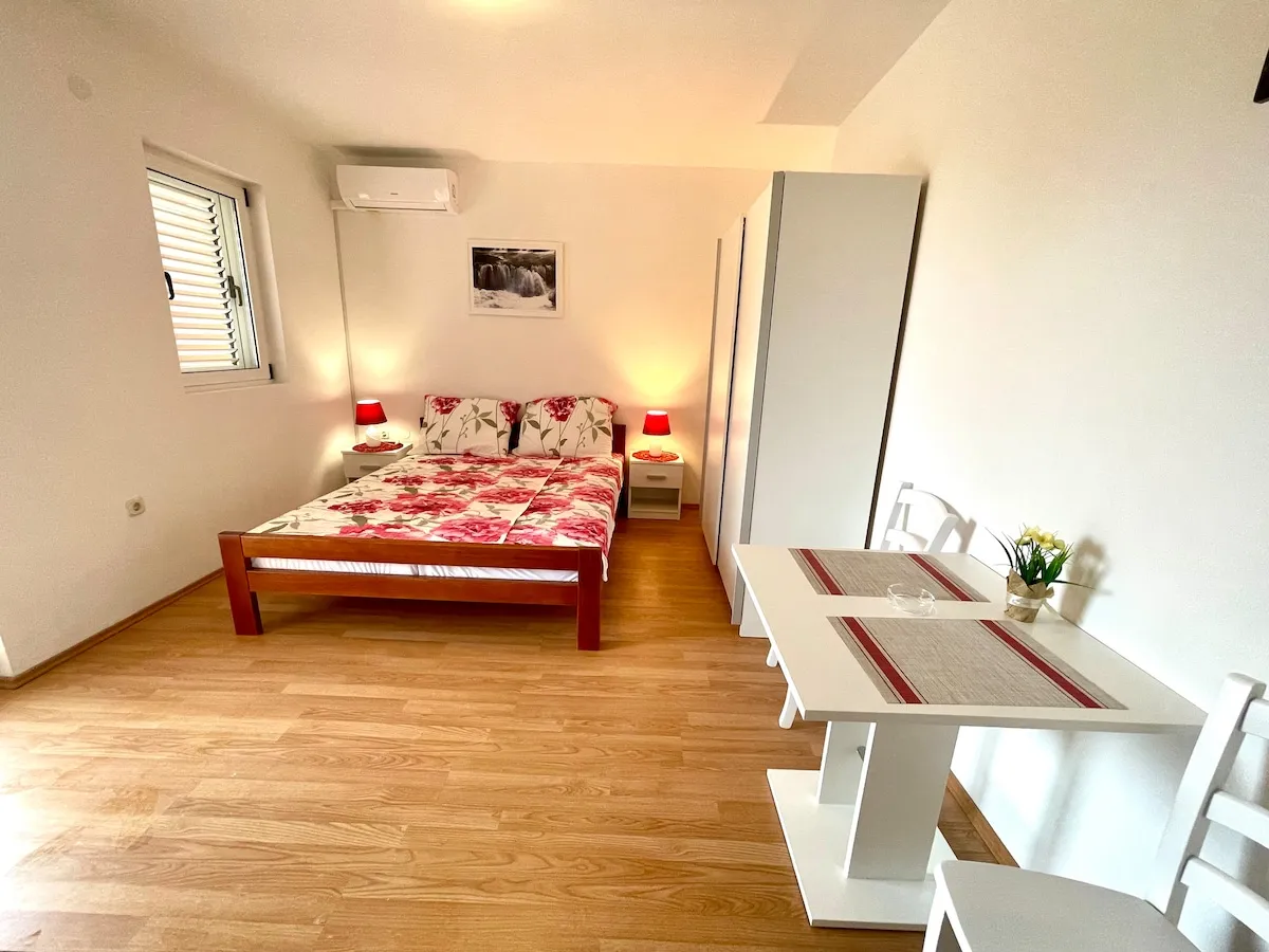 Studio Apartment Julie 6