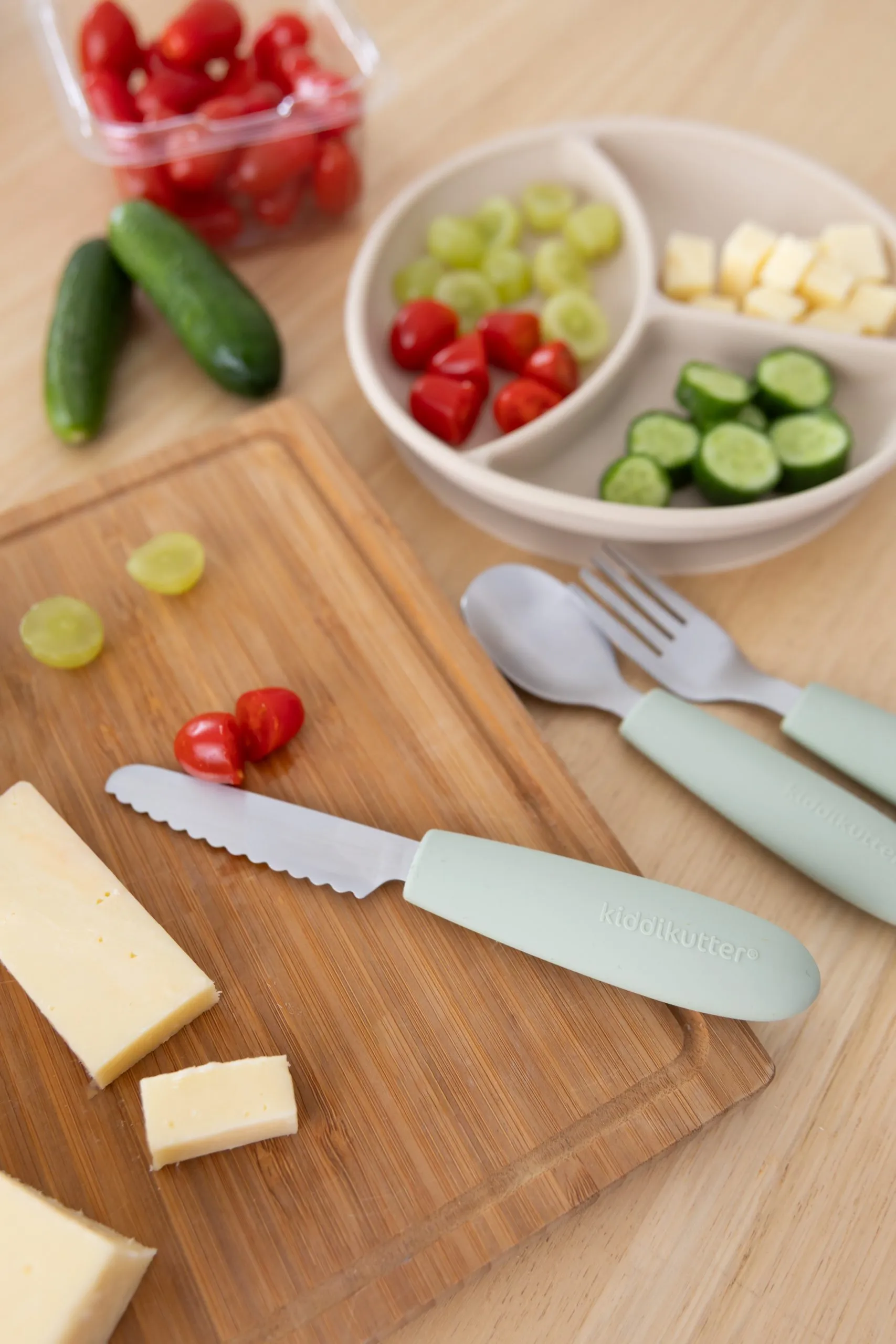 Sage kids cutlery with fruit and cheese