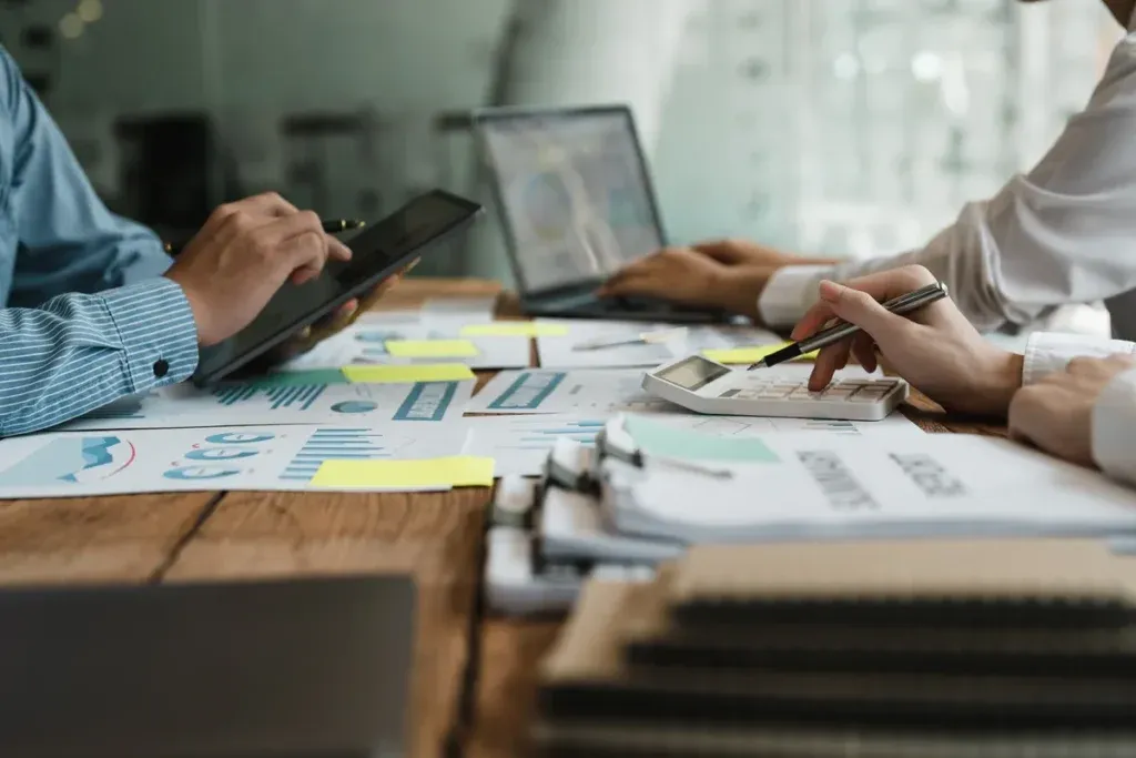 business-people-analyzing-statistics