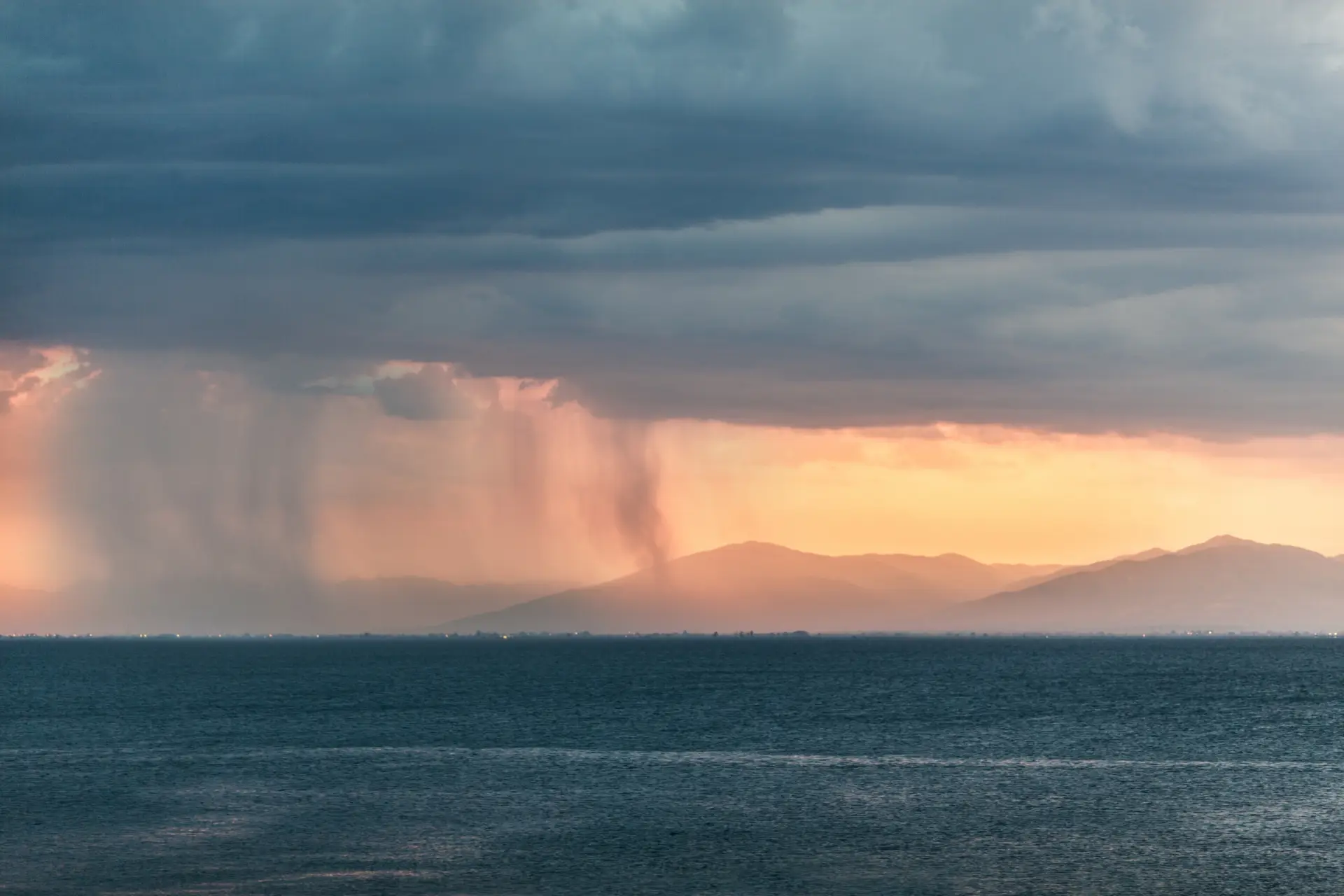 Med Jesus i baÌŠden naÌŠr det stormer