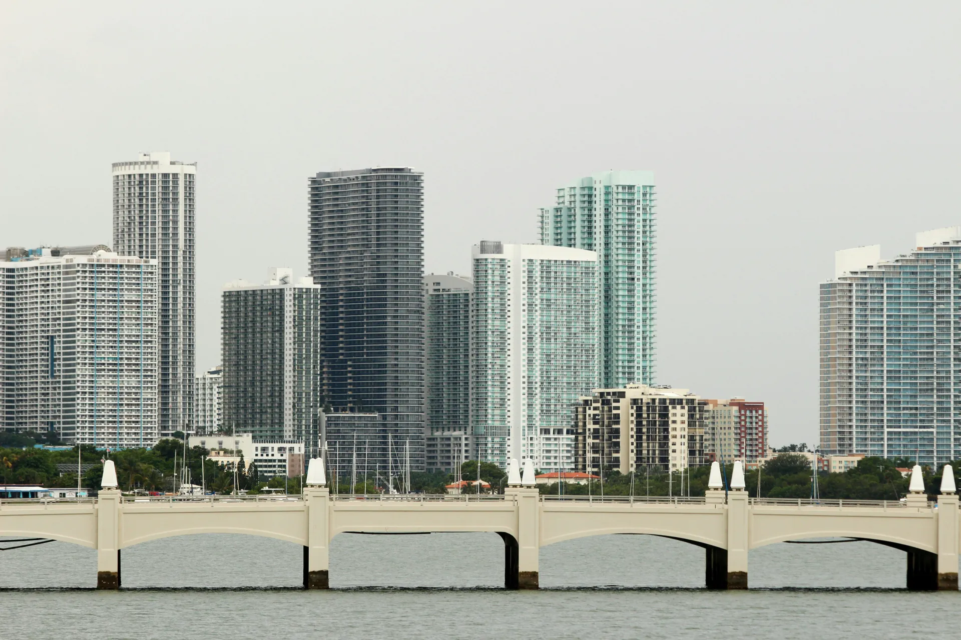 Retractable Awnings in Miami