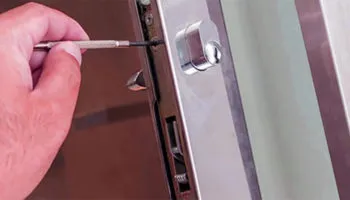 commercial locksmith - M