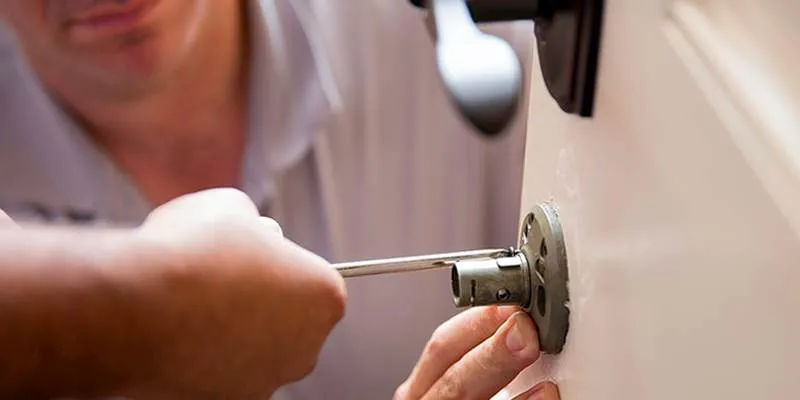Commercial Door Lock - M&N Locksmith Pittsburgh