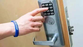 electric door lock - mn locksmith pittsburgh