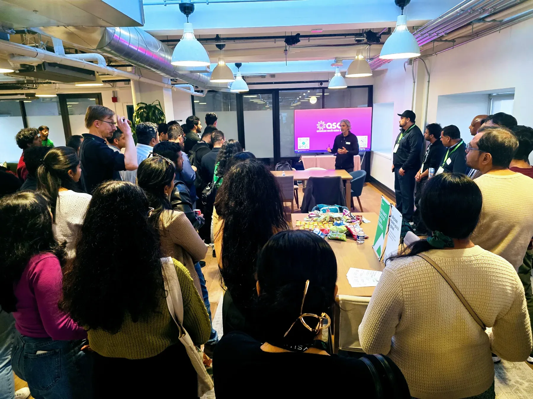 Nitin Bajaj leading a room of founders and operators