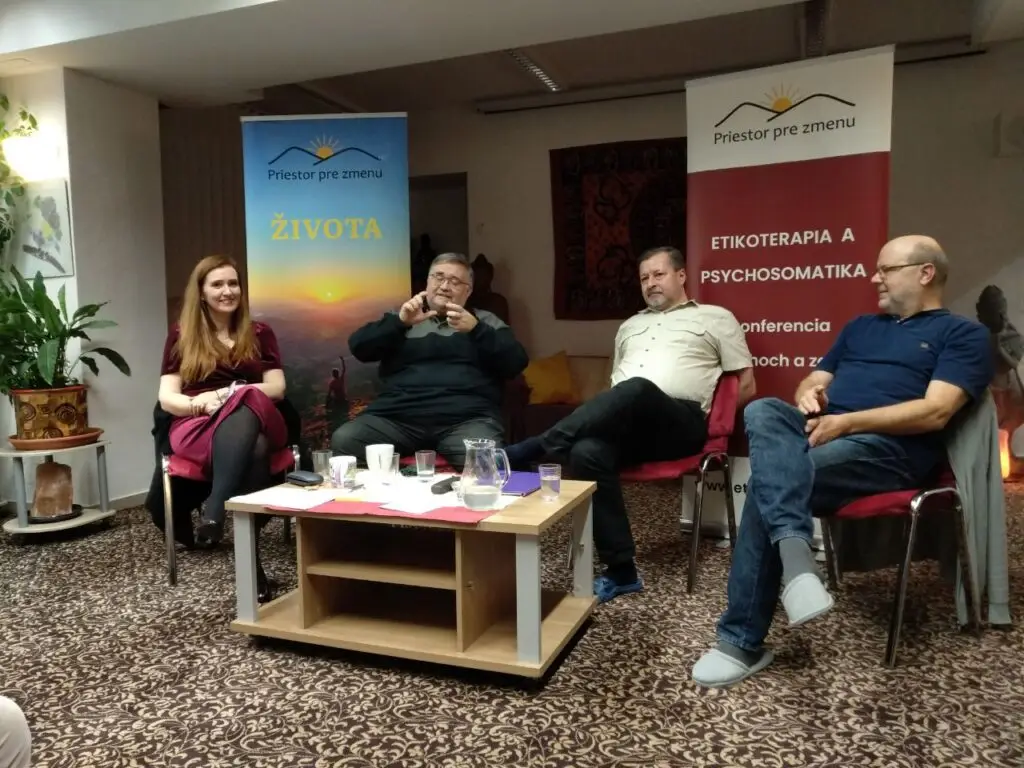 Veda vzniká z pochybností. Keď pochybnosti miznú, veda sa môže zmeniť na dogmu a vedci na neomylné autority.
