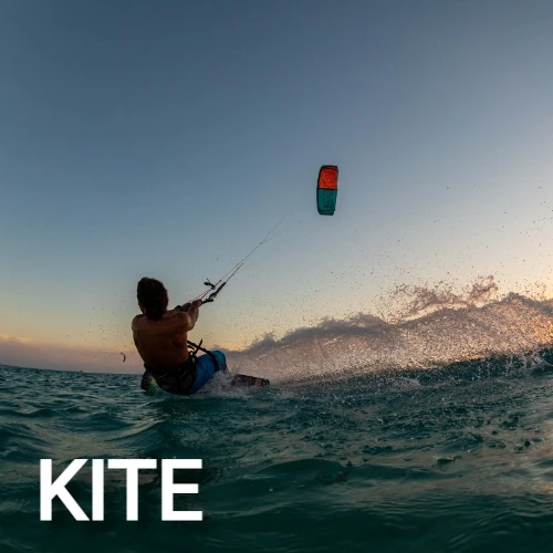 kite Deportista de kitesurf practicando kite con una rodillera Donjoy Armor