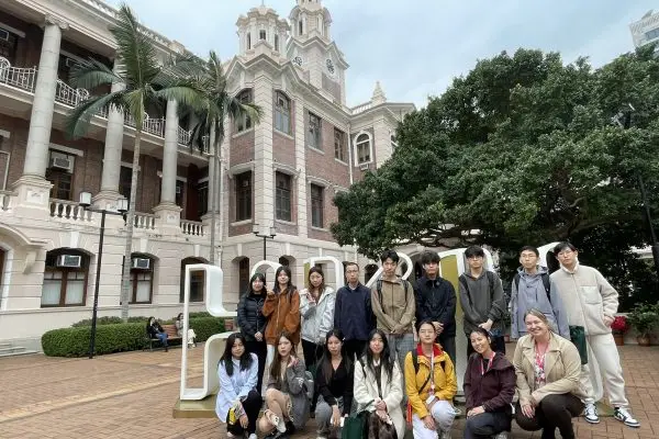 HKU Group Photo Rosedale students visiting The University of Hong Kong campus