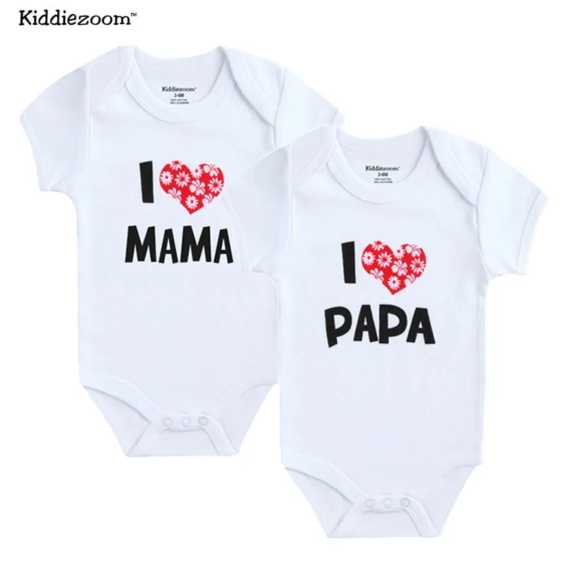 ⁦סט 2 בגדי גוף לתינוקות עם הדפס של - I LOVE MAMA / I LOVE PAPA⁩ – תמונה ⁦2⁩