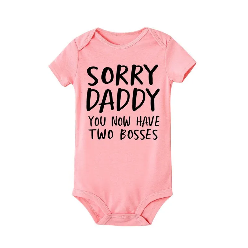 ⁦בגד גוף לתינוקות עם הדפס – Sorry Daddy You Know Have Two Bosses⁩ – תמונה ⁦4⁩