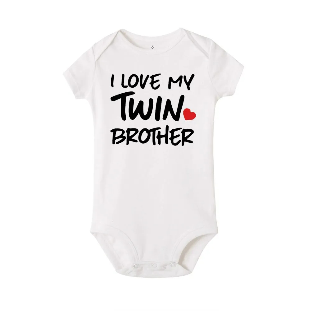 ⁦בגדי גוף לתאומים לבנים ולבנות עם הדפס - I LOVE MY TWIN SISTER / TWIN BROTHER⁩ – תמונה ⁦3⁩