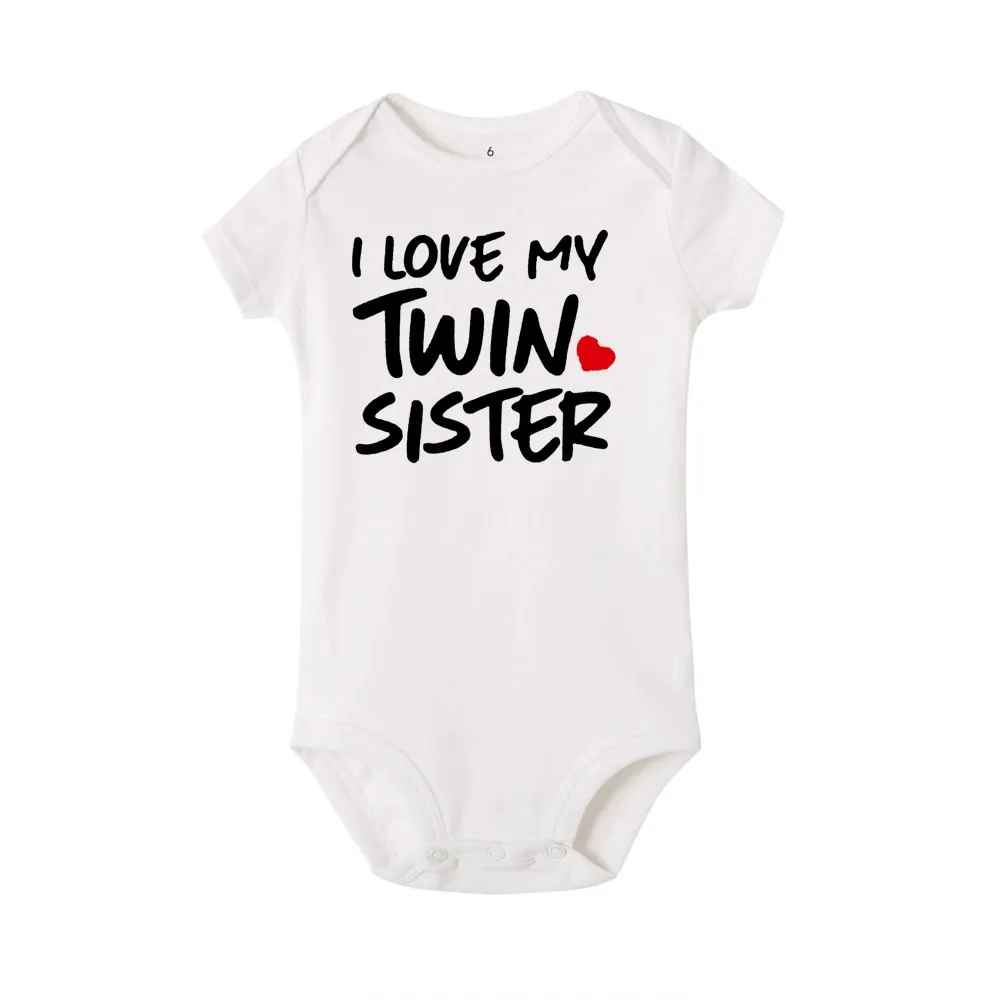 ⁦בגדי גוף לתאומים לבנים ולבנות עם הדפס - I LOVE MY TWIN SISTER / TWIN BROTHER⁩ – תמונה ⁦4⁩