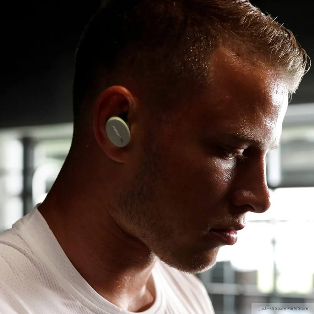 ⁦אוזניות ספורט In Ear אלחוטיות Bose Sport Earbuds⁩ – תמונה ⁦5⁩