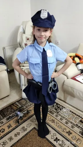 תחפושת שוטרת לילדות בסגנון מיוחד לפורים תחפושת שוטרת לילדות בסגנון מיוחד לפורים