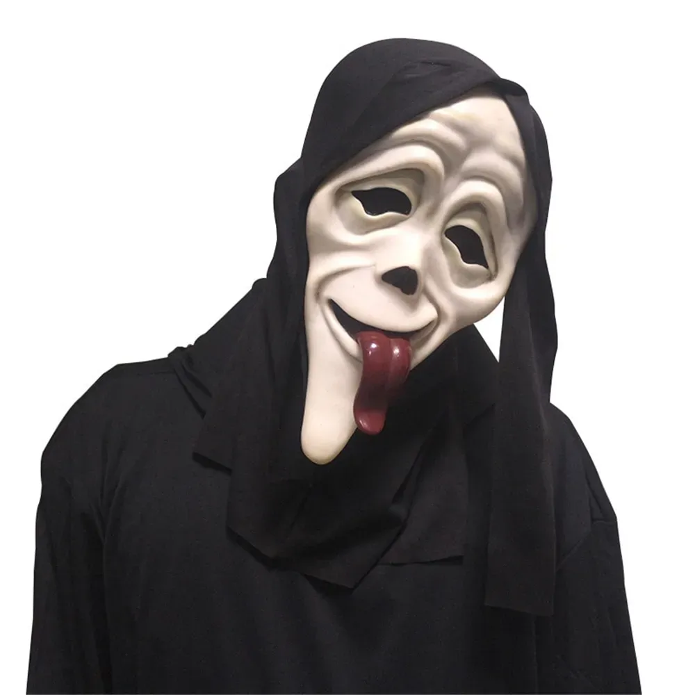 מסכה לפורים של גוסט פייס (הצעקה) מוציא לשון